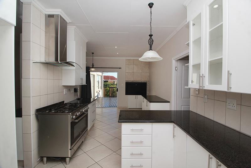 3 Bedroom Property for Sale in Fraaiuitsig Western Cape